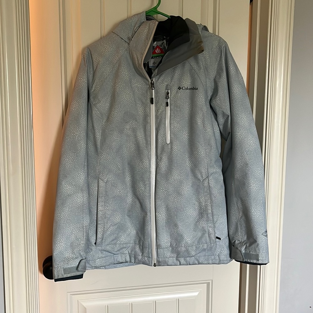 Columbia coat size large Omni heat